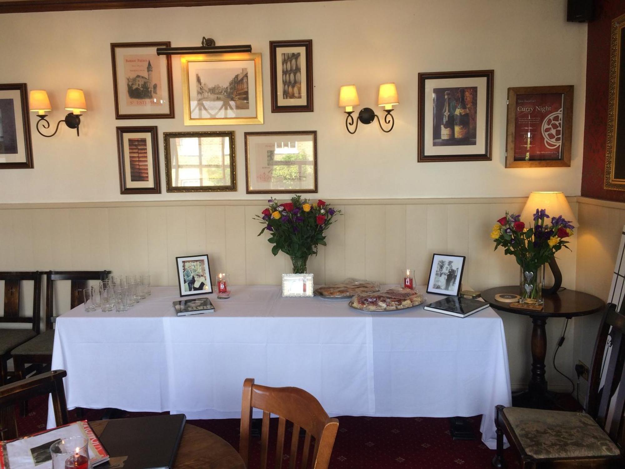 The Wheatsheaf Inn Cuckfield Exteriör bild
